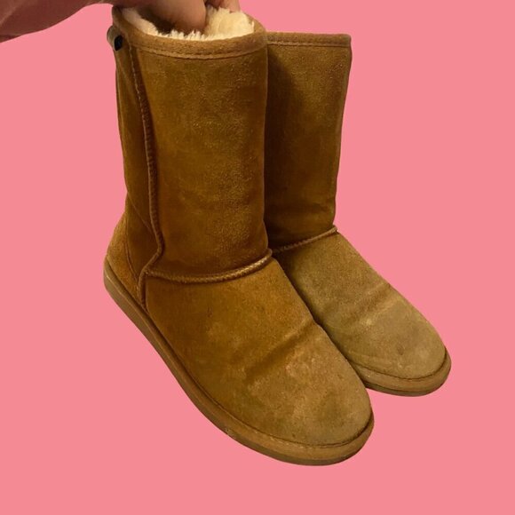 Minnetonka Sheepskin Lined Suede Boots - Size 9 | Cozy Winter Essential! 🔥 - Picture 2 of 8